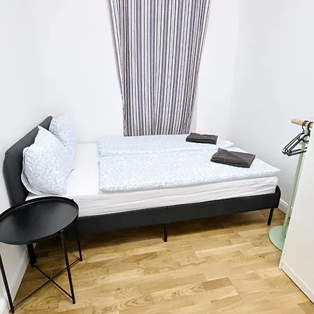 Spacious Apartment In A Lively Area Vienna Exterior photo