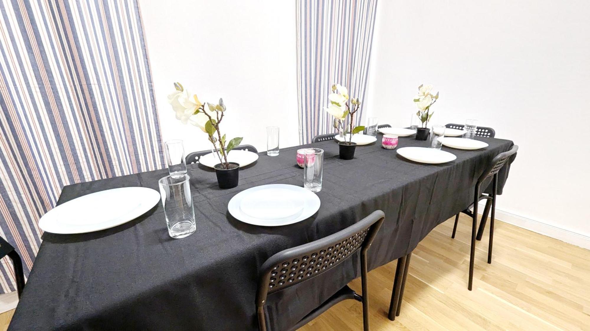 Spacious In A Lively Area *