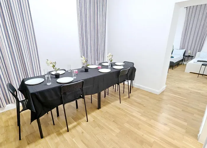 Spacious Apartment In A Lively Area